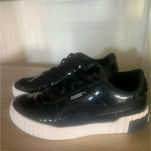 Kids Black Puma Patent Leather Tennis shoes! No tie laces! Size 12!